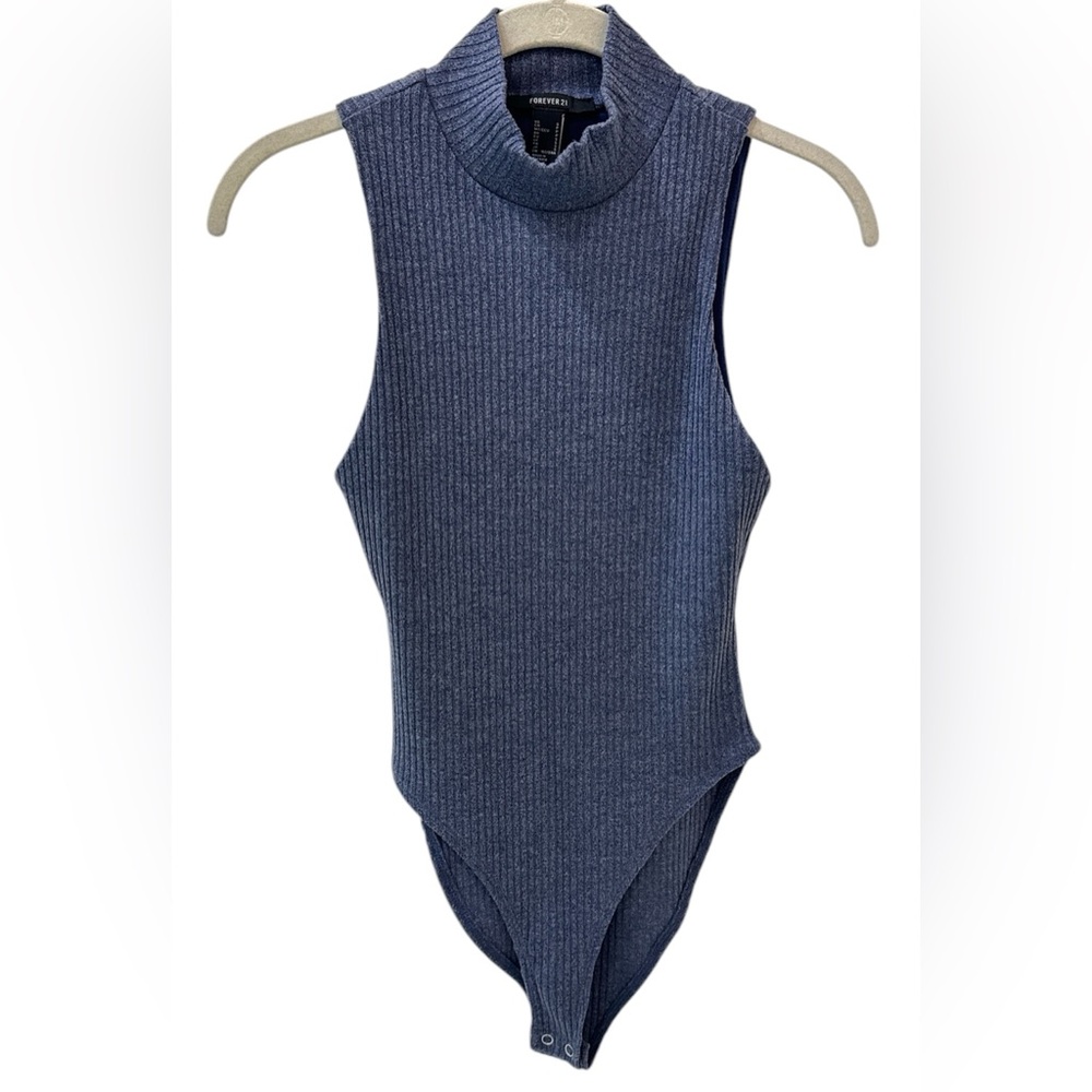 ✨ CLEAR OUT SALE ✨ Forever 21 Mock Neck Bodysuit
